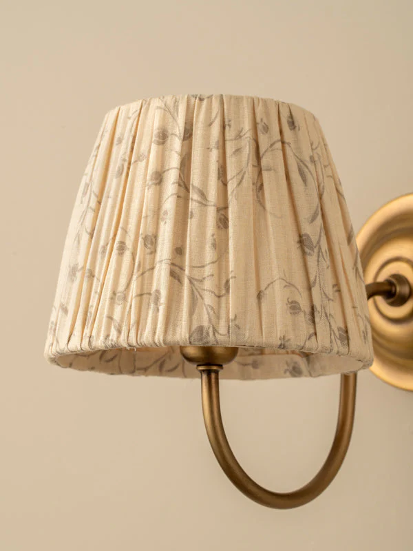 Ashbury aged brass wall light - Image 3