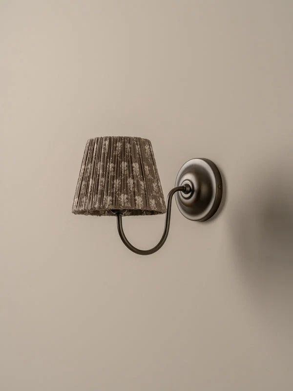 Ashbury bronze wall light - Image 3