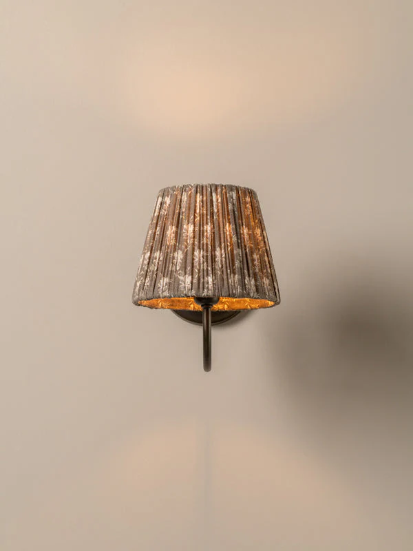 Ashbury bronze wall light - Image 4