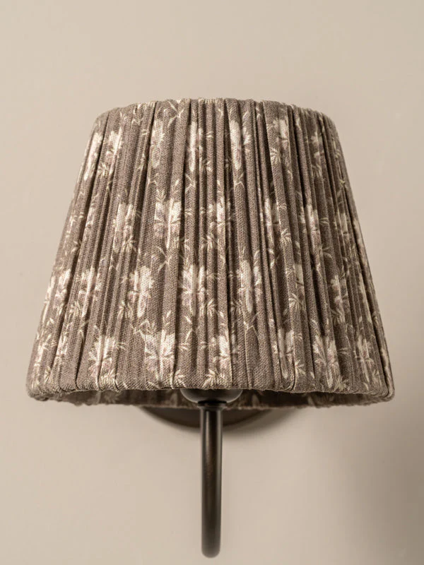 Ashbury bronze wall light - Image 6