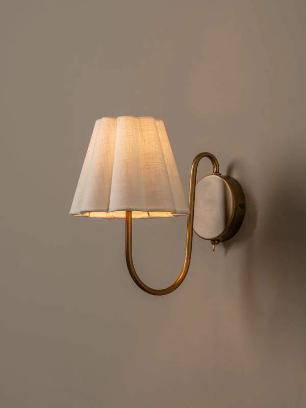 Aston aged brass wall light - Image 3