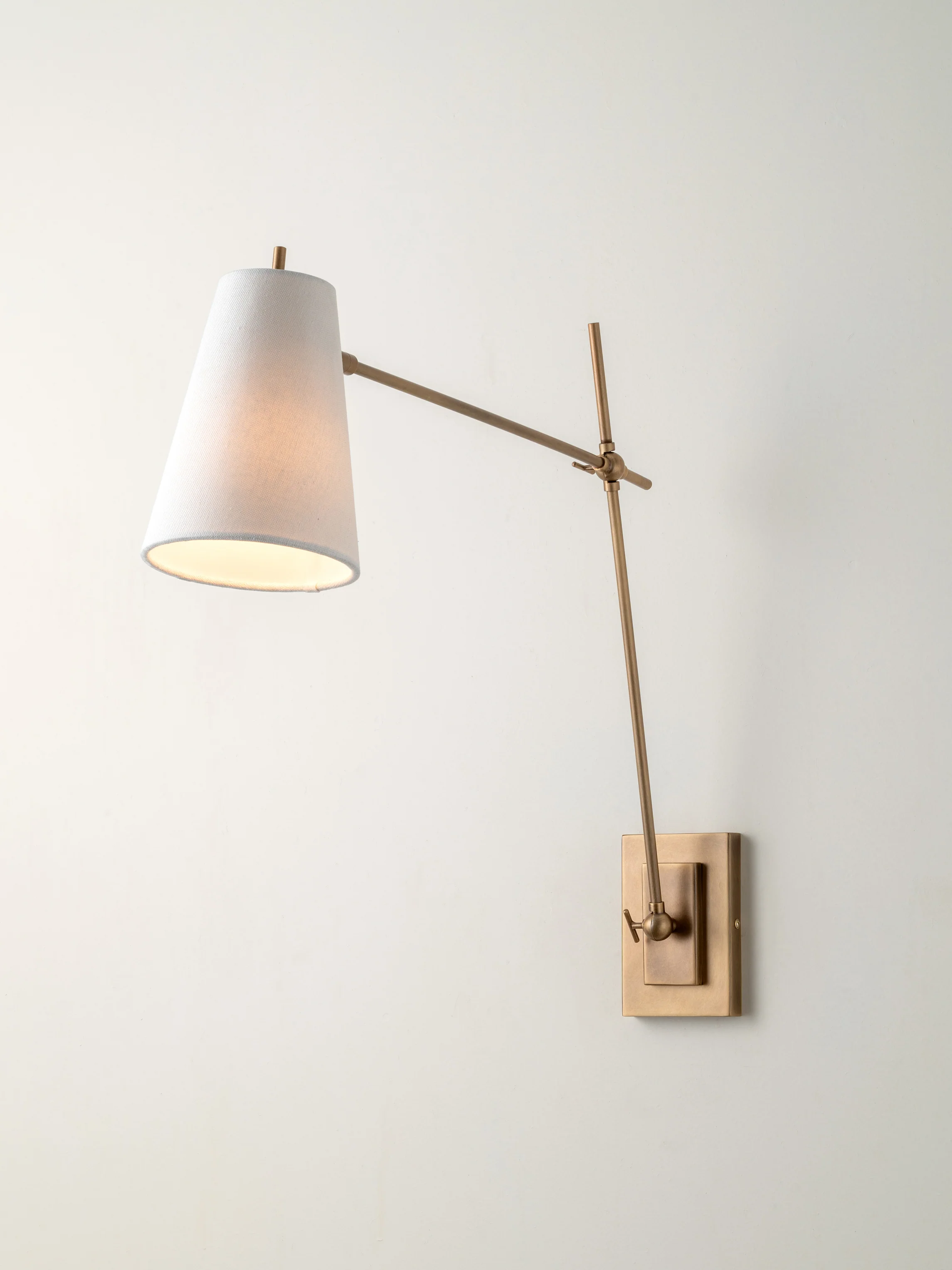 Celano aged brass wall light - Image 2