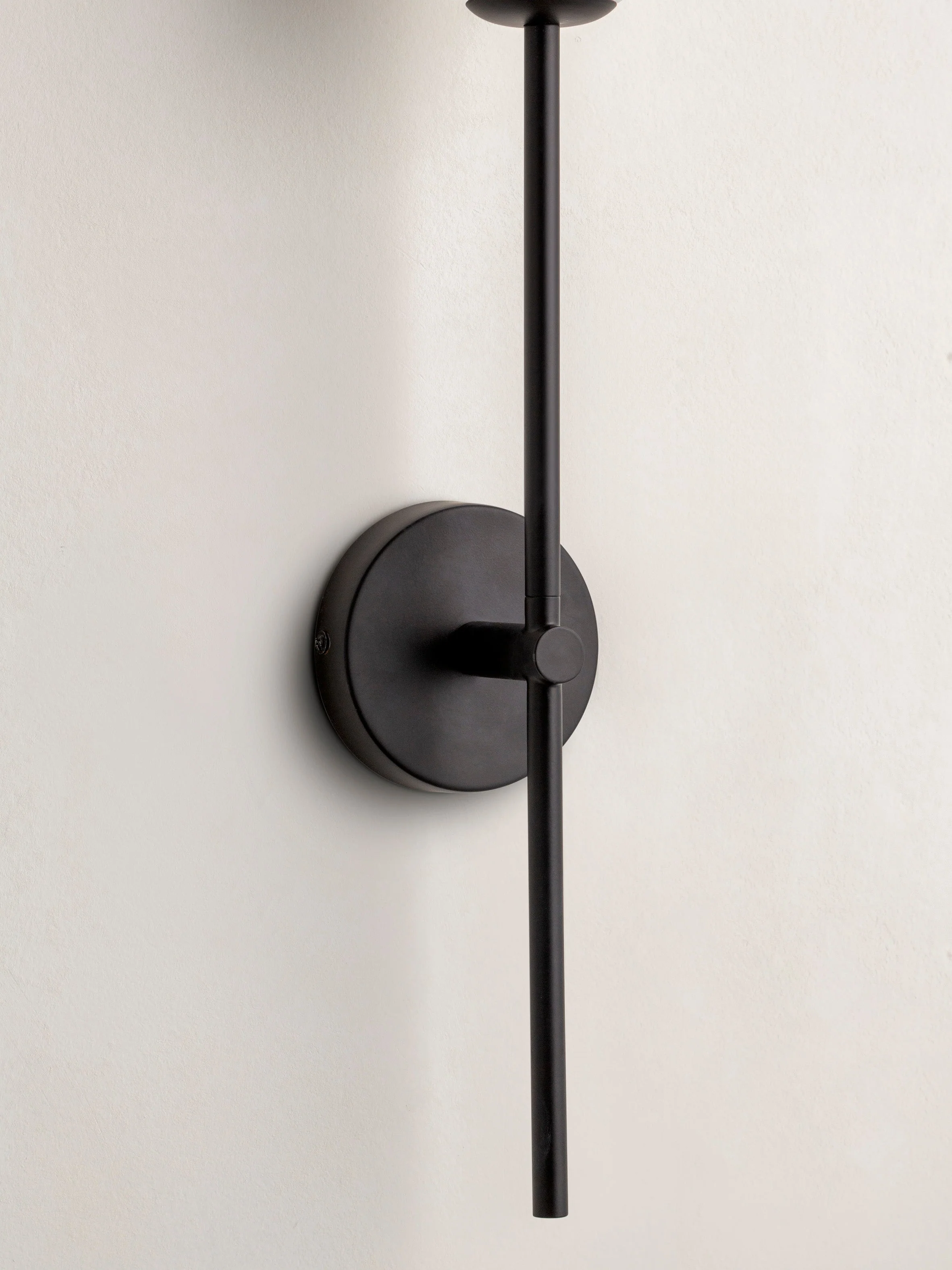Chelvara - matt black and opal wall light - Image 4