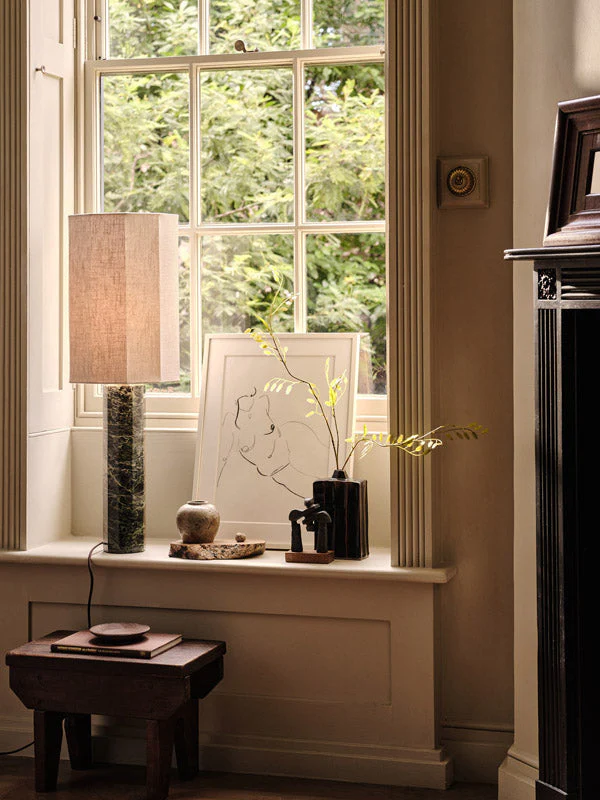 Earl table lamp
