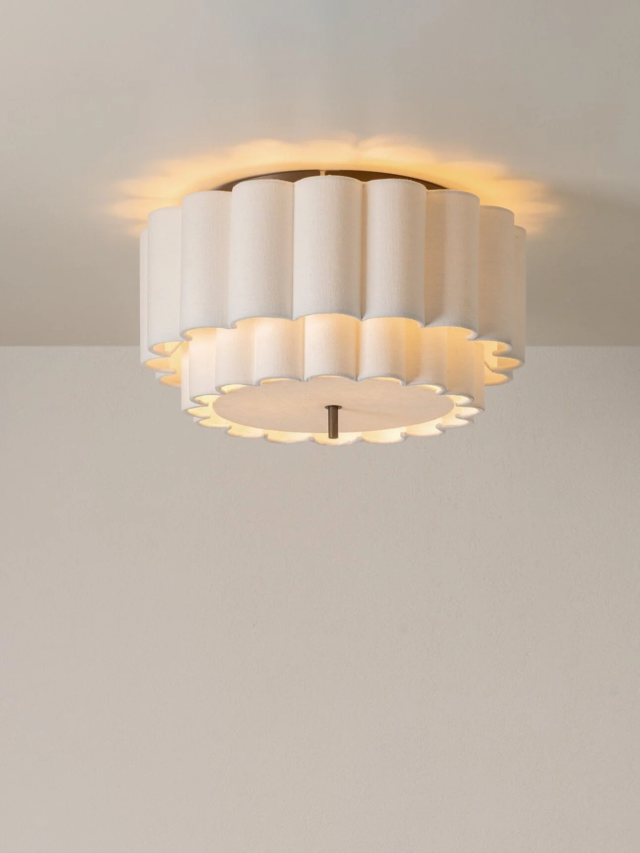 Folia - scalloped natural linen flush pendant - Image 4