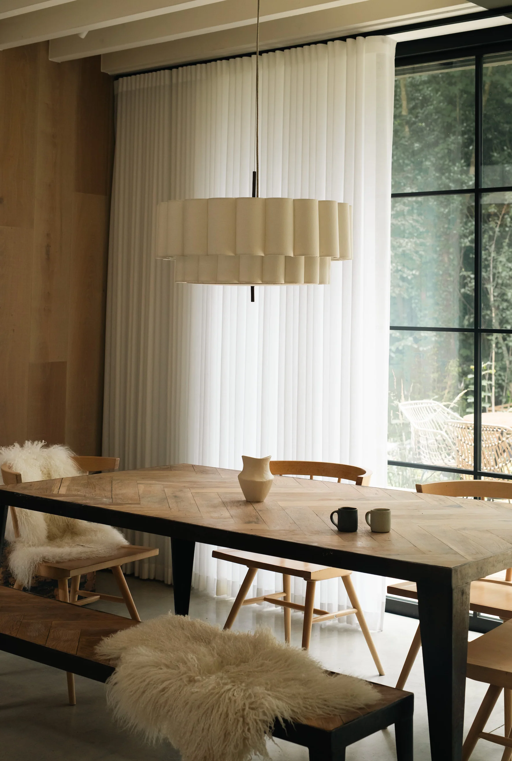 Folia - large scalloped natural linen pendant - Image 5
