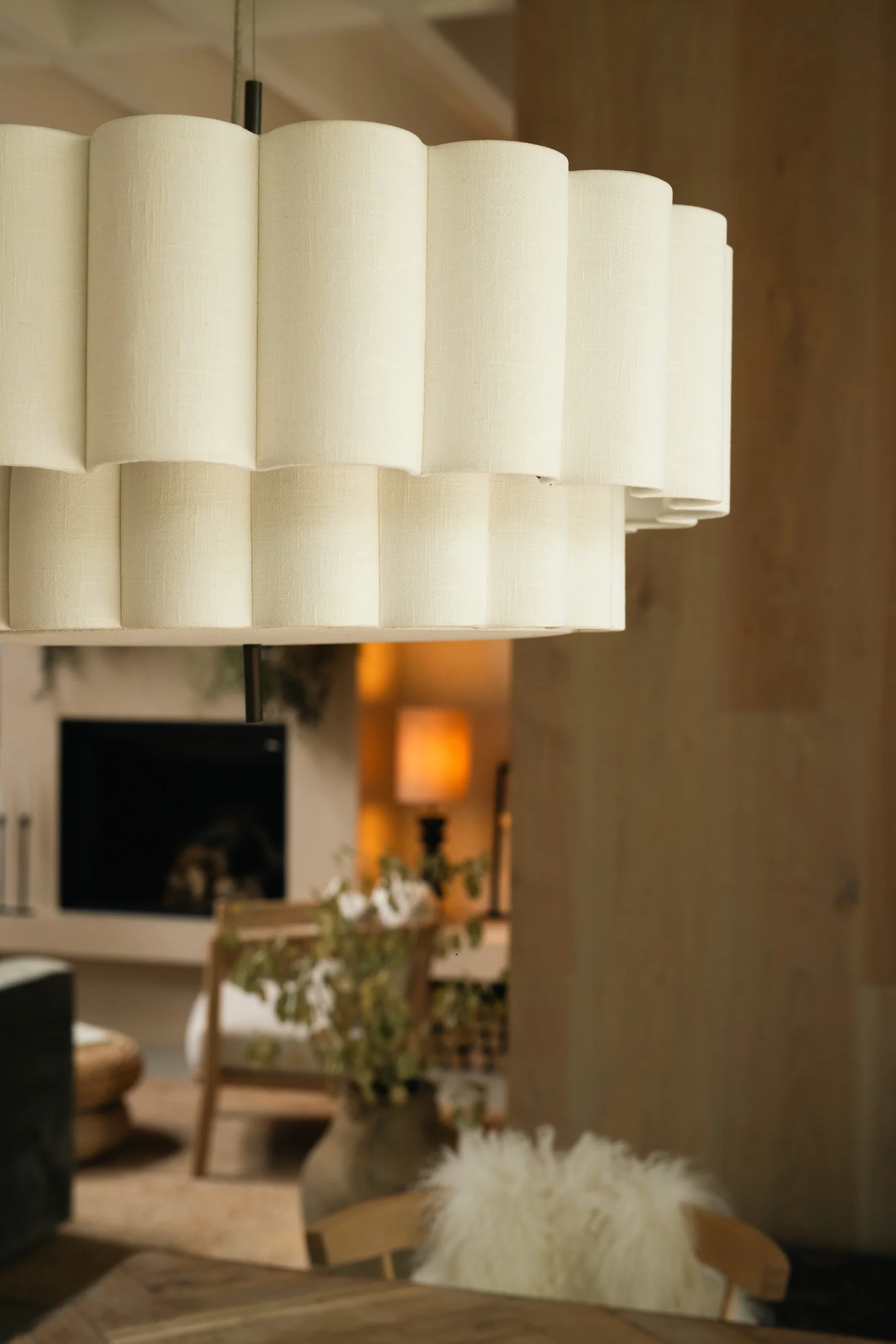 Folia - large scalloped natural linen pendant - Image 6