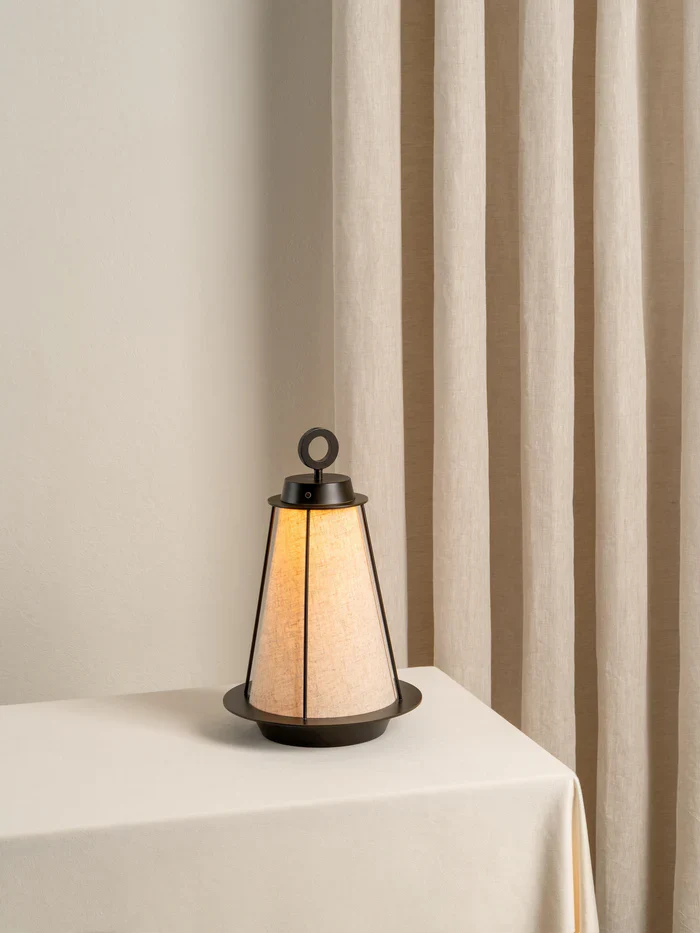 Lanterna - bronze and linen rechargeable table lamp - Image 3