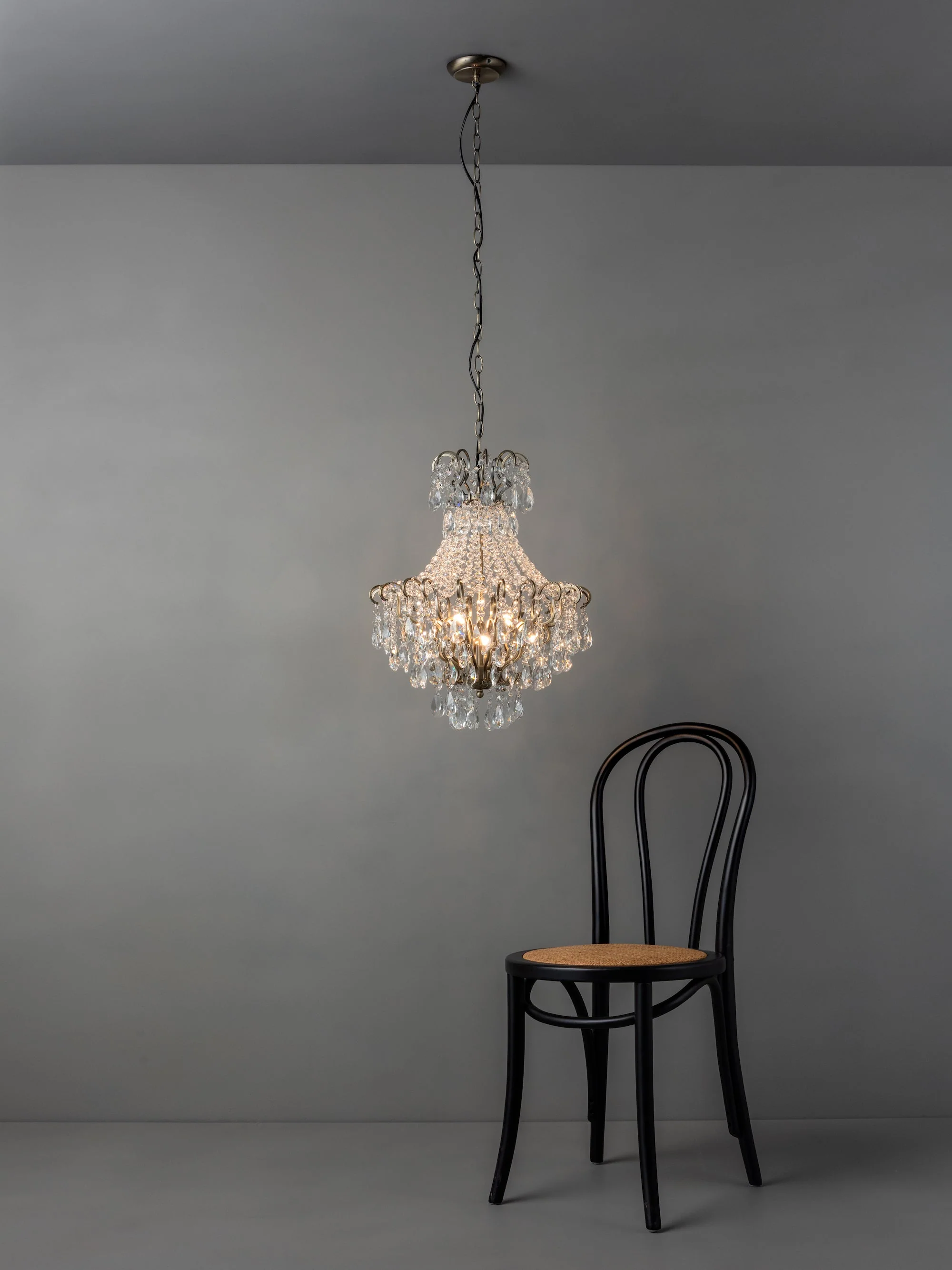 Lina - 4 light antique brass crystal glass chandelier - Image 6