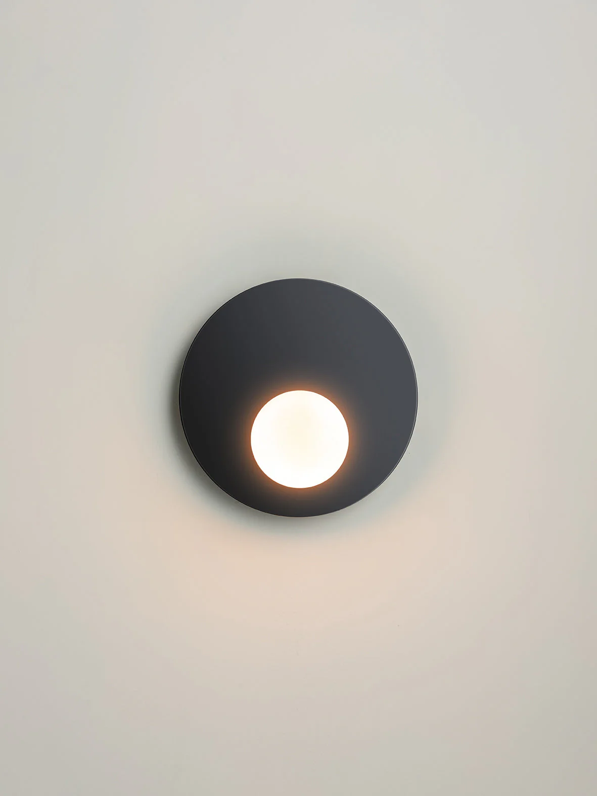 Luna - 1 light matt black wall light - Image 4