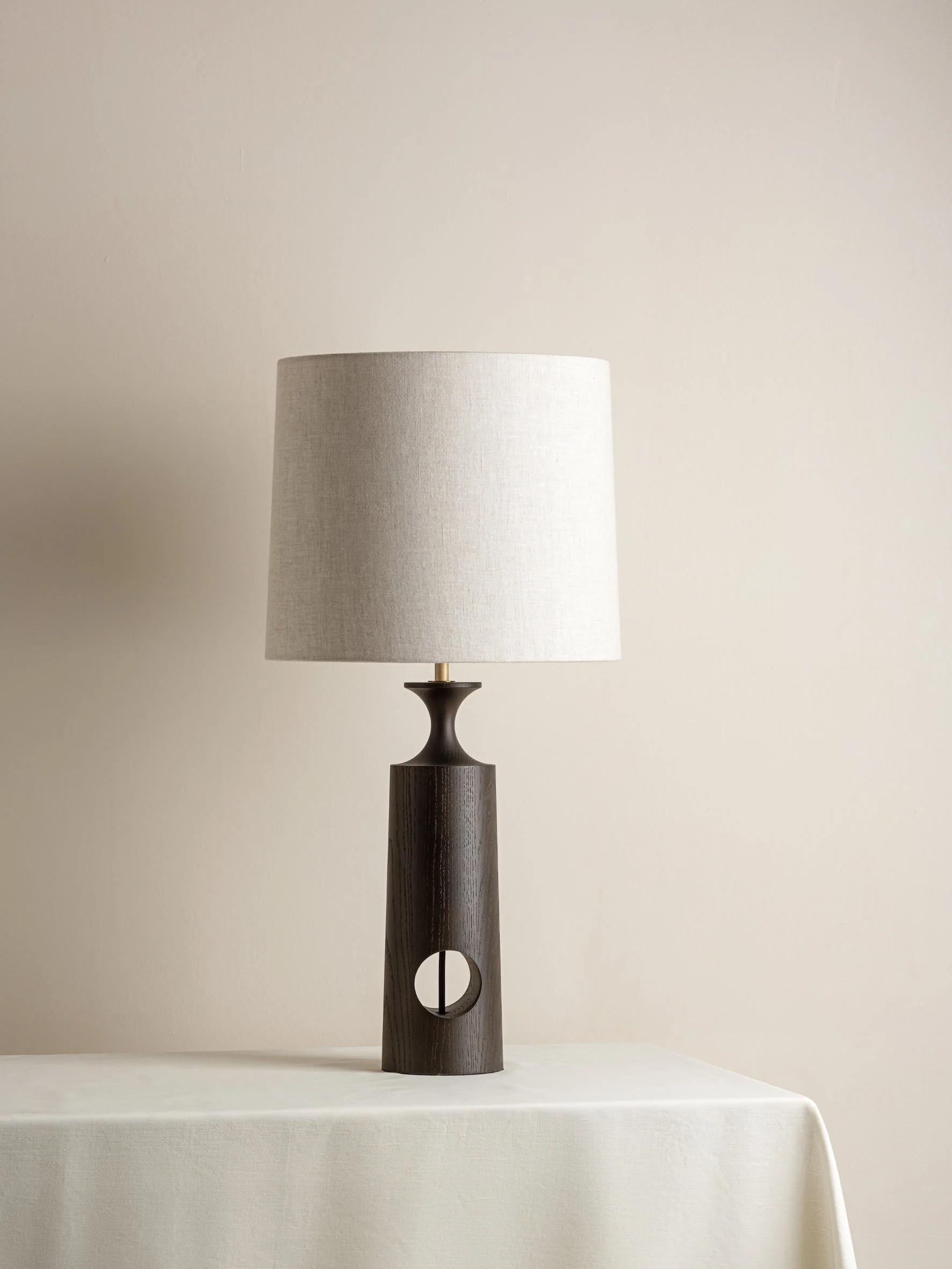 Morton - dark wood and linen table lamp - Image 3