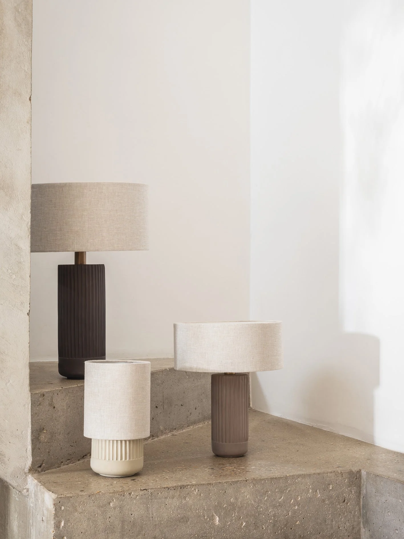 Nitara - chocolate ribbed concrete table lamp - Image 3