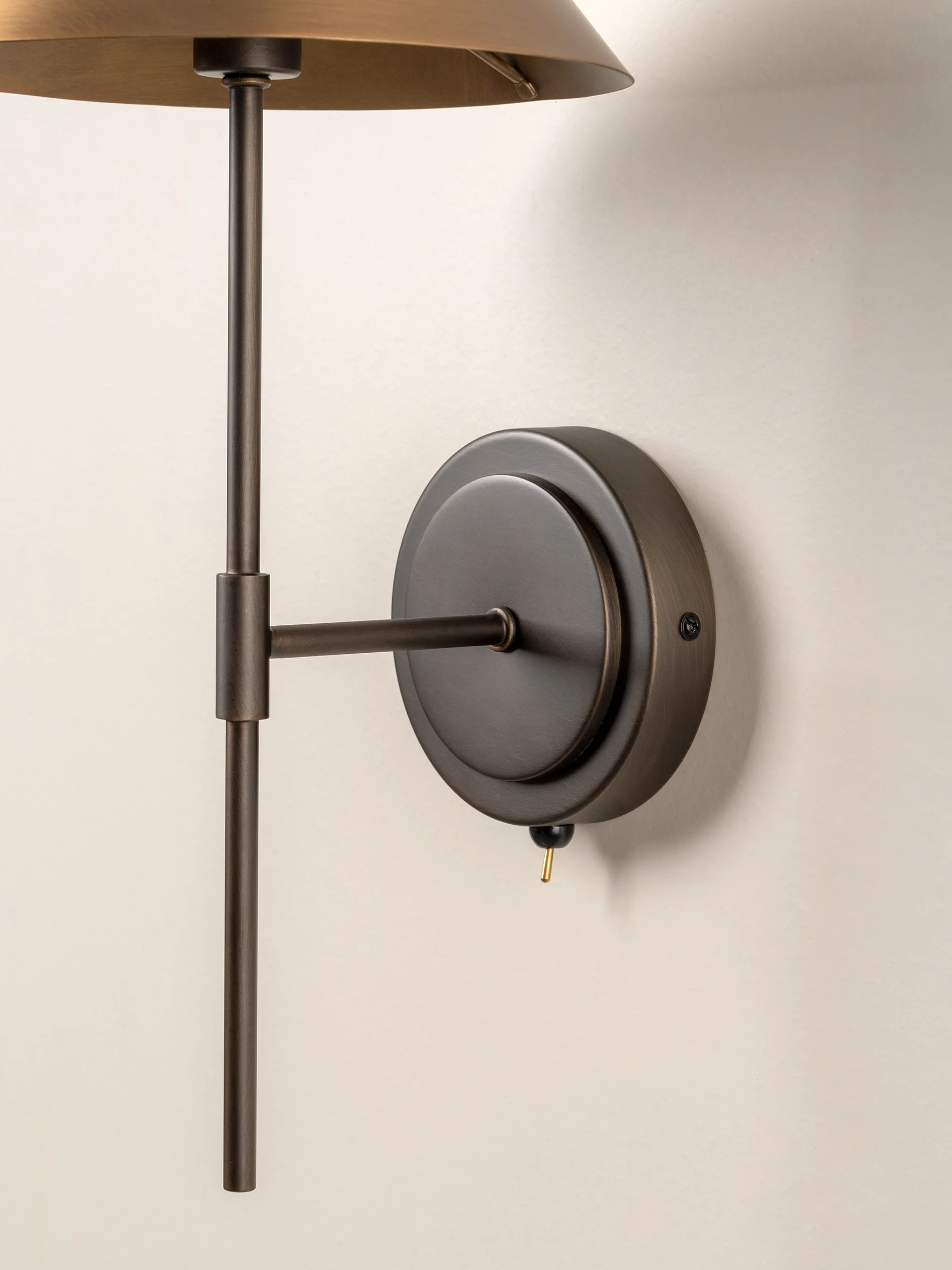 Orta - aged brass and bronze wall light - Image 4