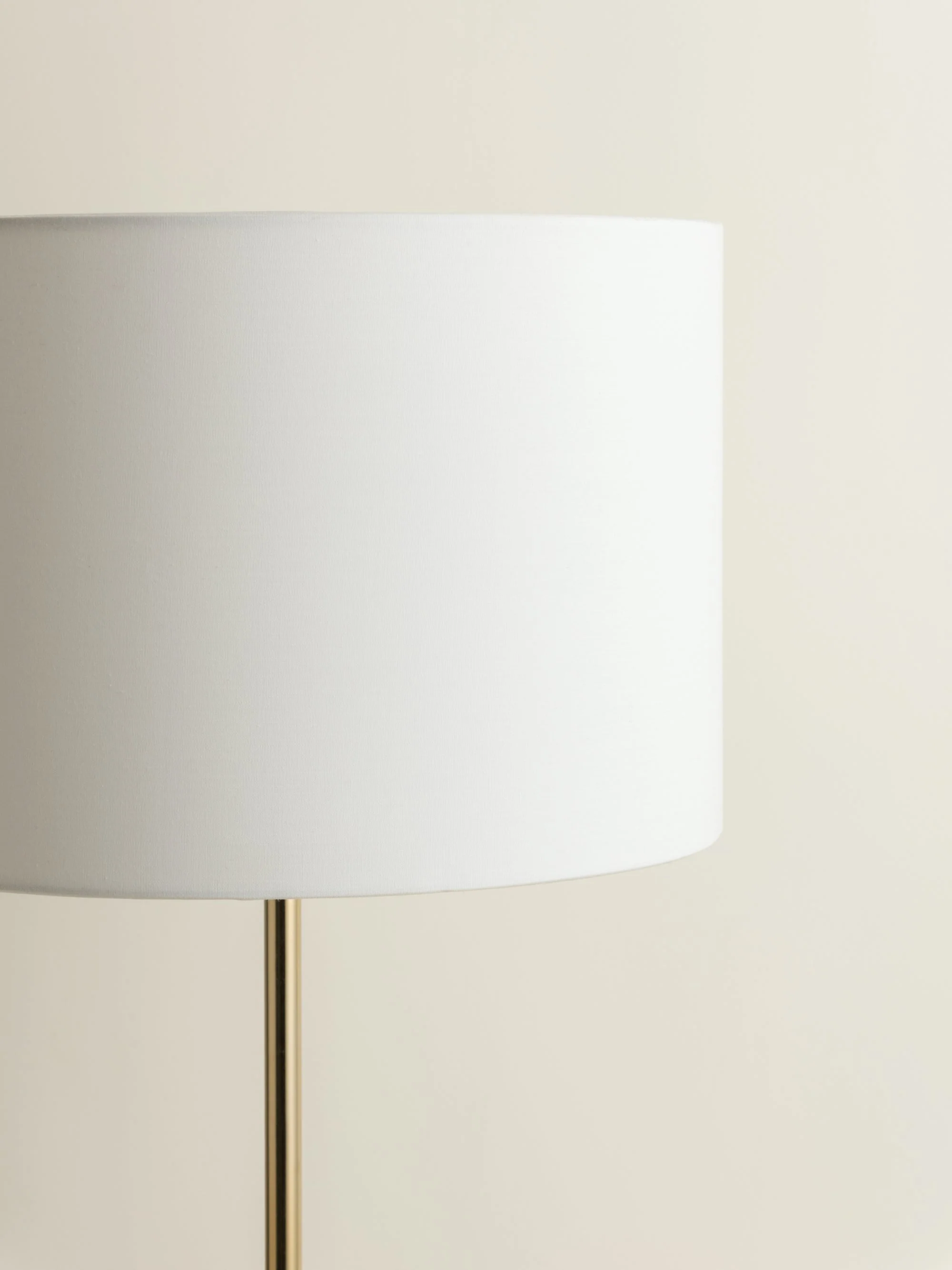 Penn - white marble and brass table lamp - Image 4
