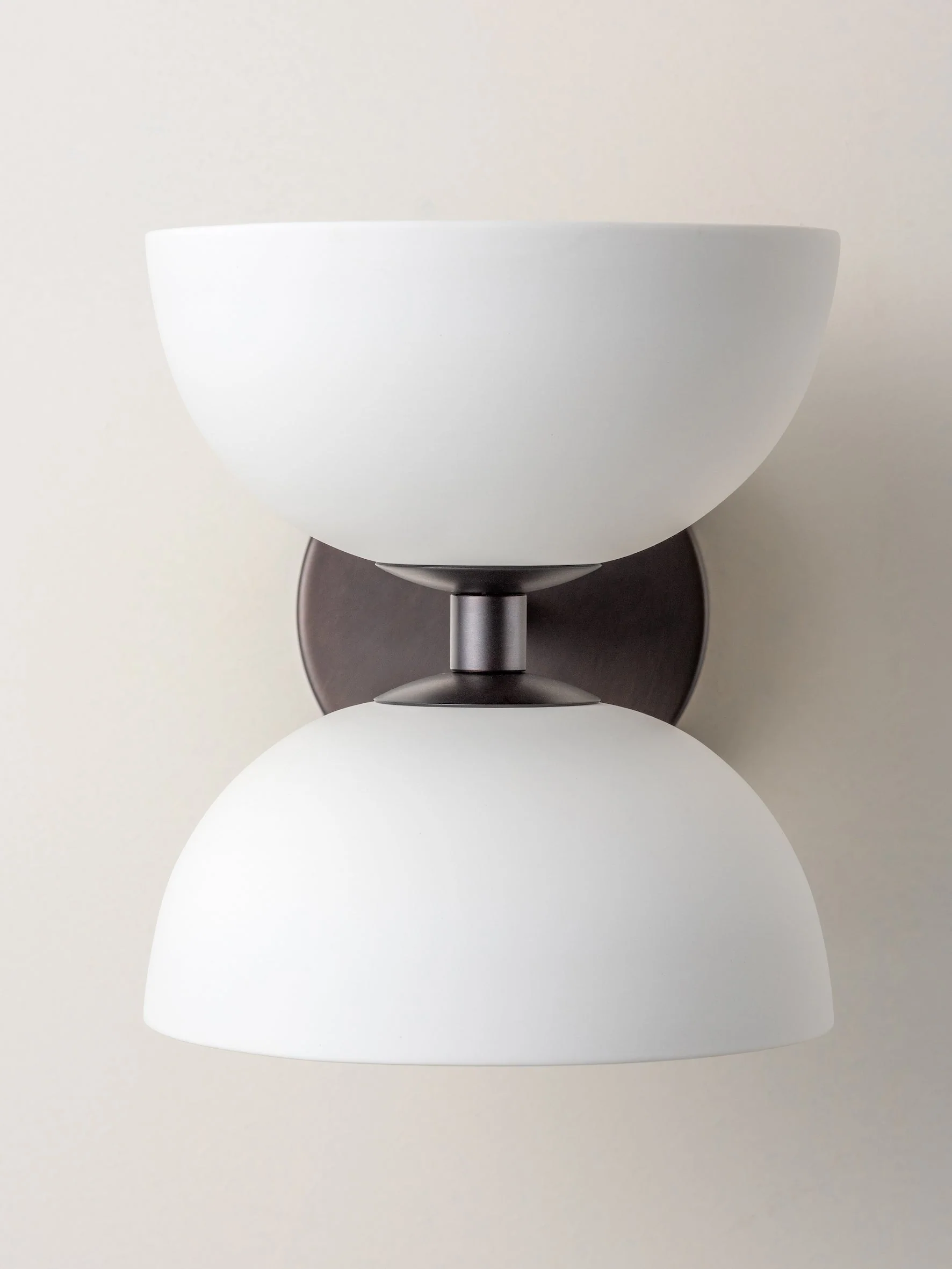 Ruzo - 2 light bronze and porcelain wall light - Image 4