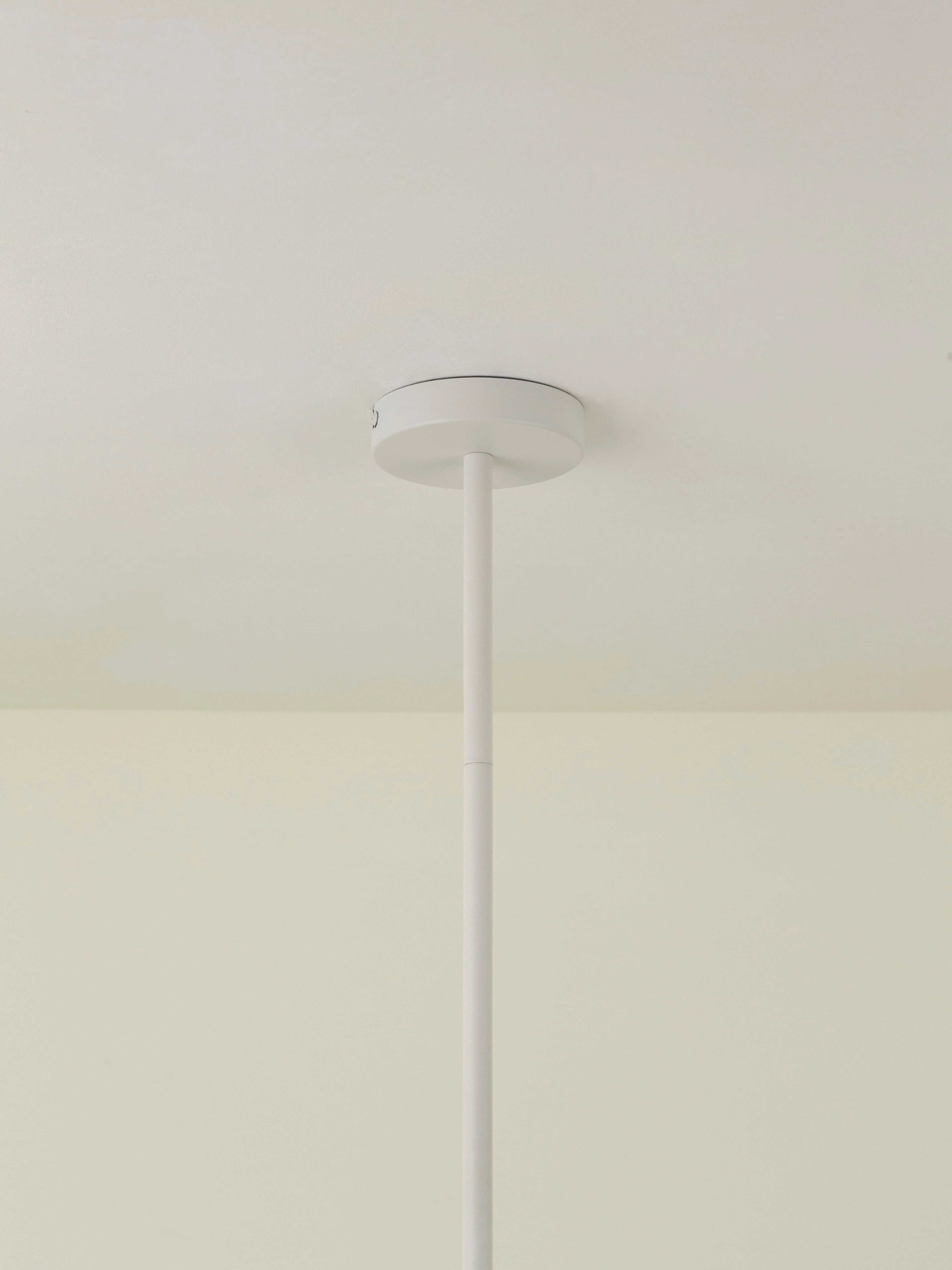 Ruzo - 4 light warm white porcelain ceiling pendant - Image 5