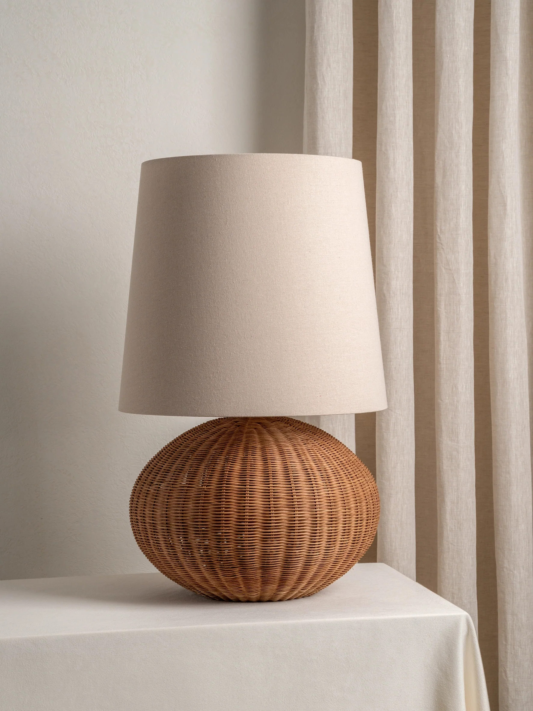 Sanvi - extra large rattan globe table lamp - Image 4