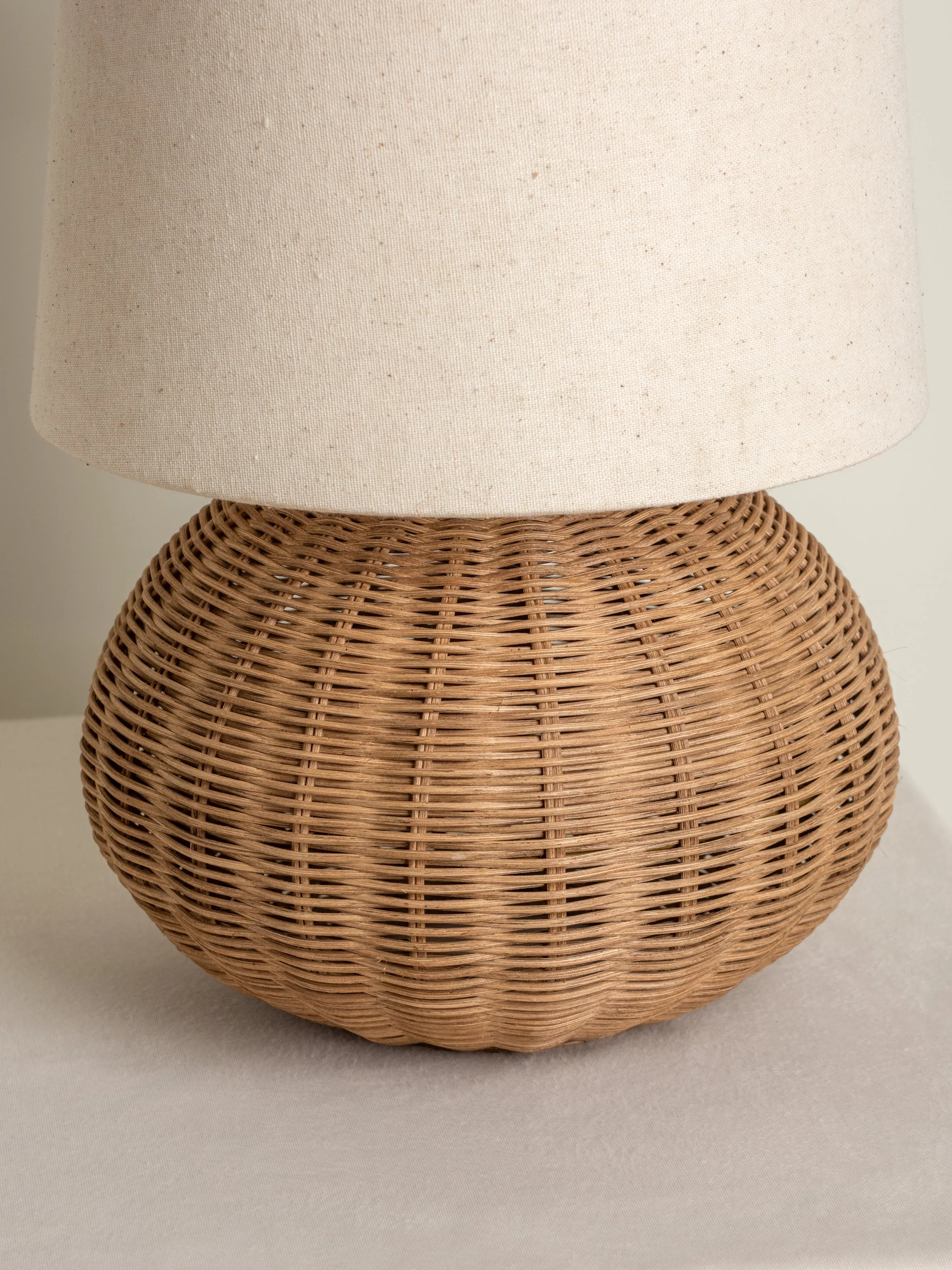Sanvi - rattan globe table lamp - Image 5