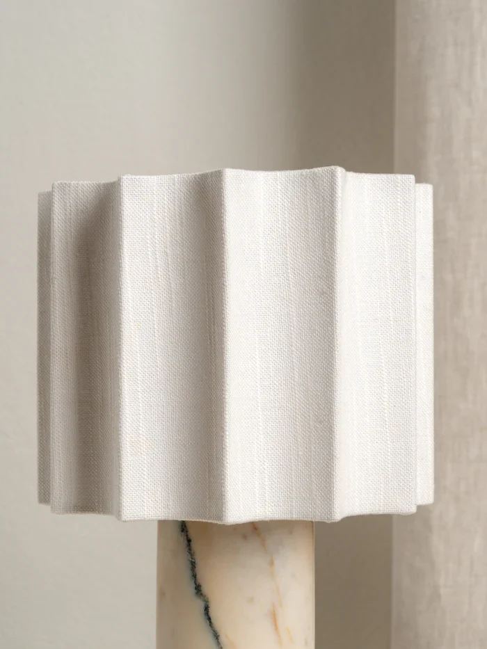 Valli - Viola Calacatta marble and linen rechargeable table lamp - Image 3