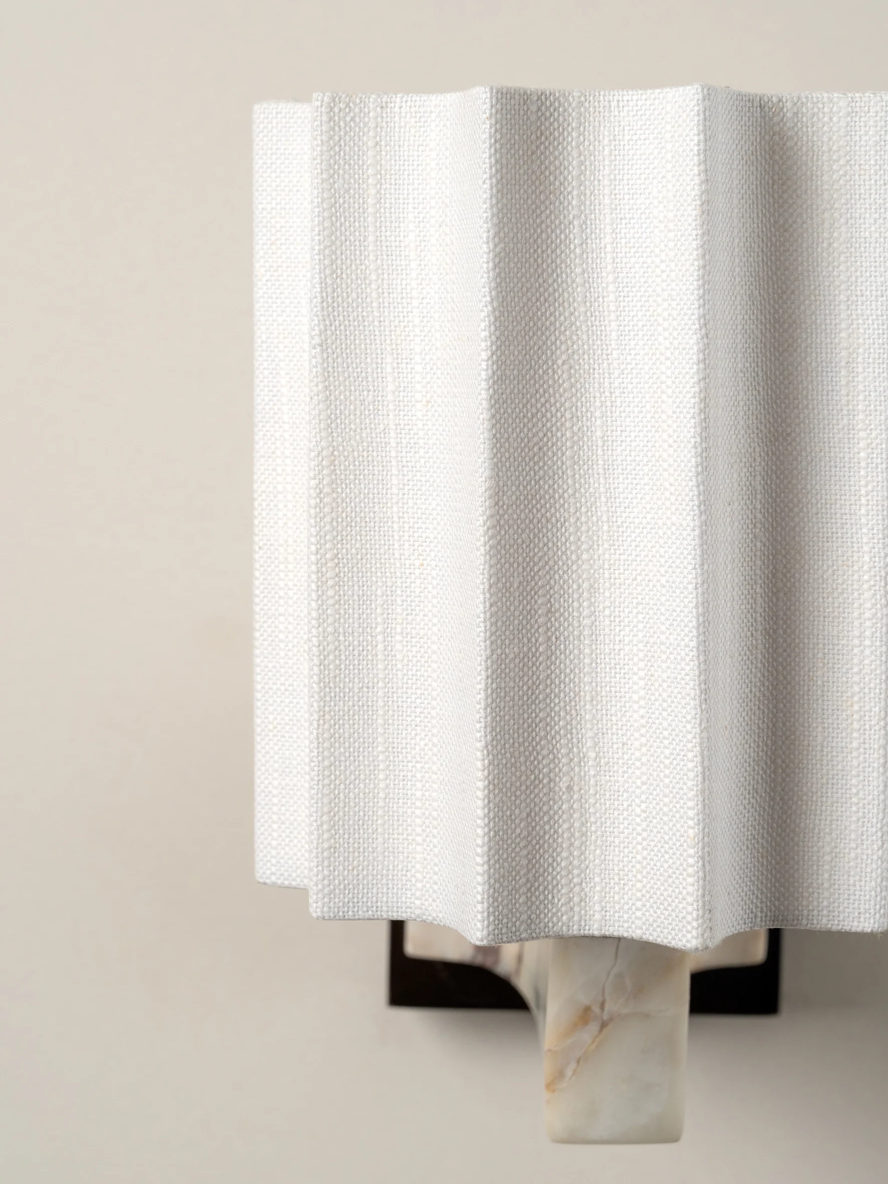 Viotti - Calacatta Viola marble and linen wall light - Image 3
